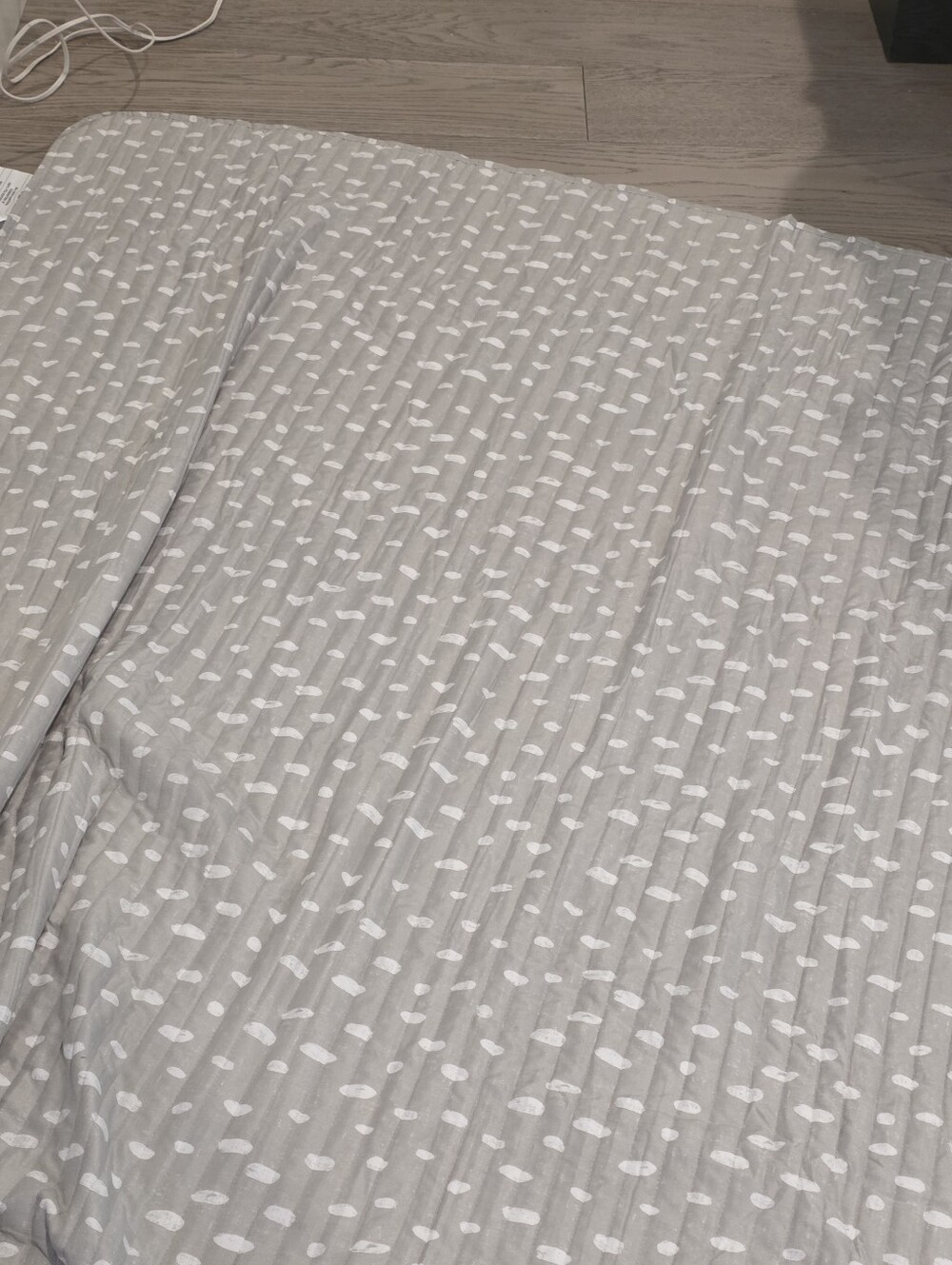 3-Piece Queen Size Reversible Quilted Coverlet Set - Light Gray & White Dots